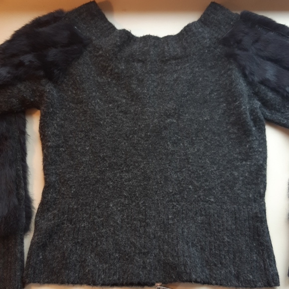 Dolce Cabo SM zipper sweater with faux fur sleeves - Picture 6 of 9
